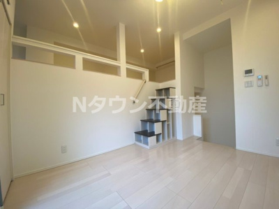 【内装】 | ロイヤルクレスト天塚町 | 明るい色調の室内です