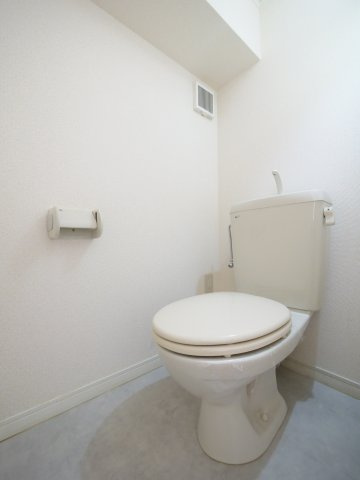 ソラーナよねぐらのトイレ|※写真は別の部屋のものです。