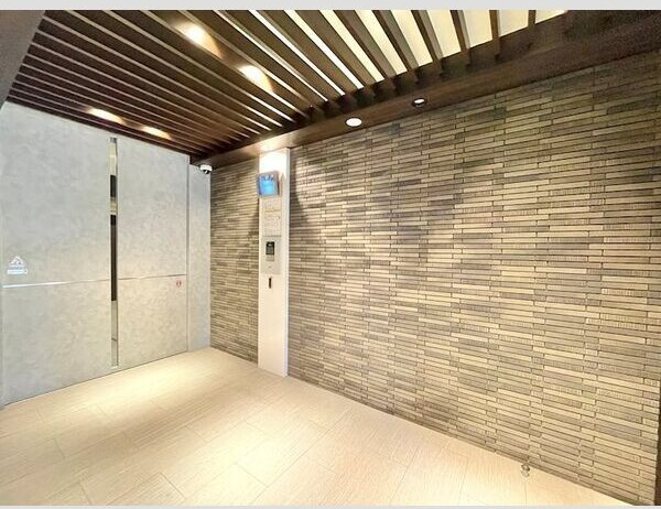 エスリード大須アヴェニューのエントランス