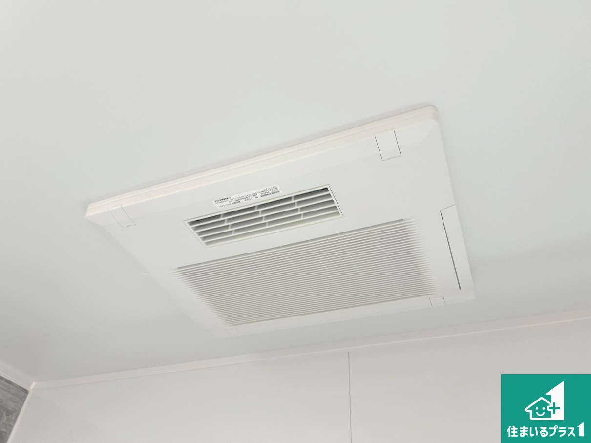 宝塚市中山五月台　新築一戸建ての冷暖房・空調設備|四季を通して快適なバスライフをお手伝いする浴室暖房乾燥機！浴室の乾燥・暖房・涼風・換気はもちろん、２４時間換気にも対応！