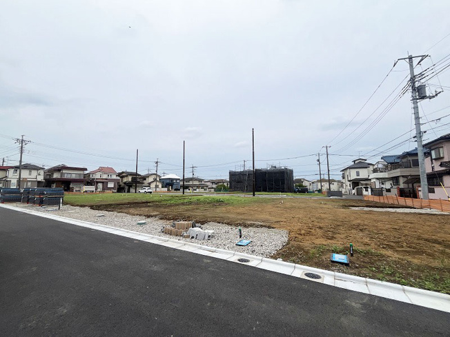 【外観】 | 新座市池田4丁目　建築条件付売地　全40区画　(保谷店) | 西武池袋線「大泉学園」駅バス17分『片山二丁目』停歩12分。
通勤急行・準急が利用可能な駅の為、都心部へも好アクセス。