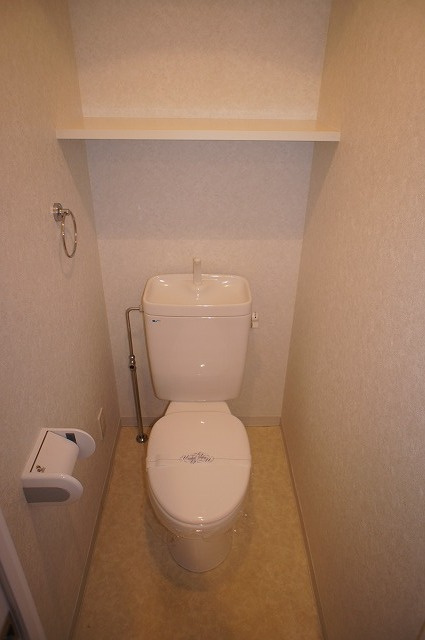 新品家具付きマンション大手門24(KaGood福岡)のトイレ