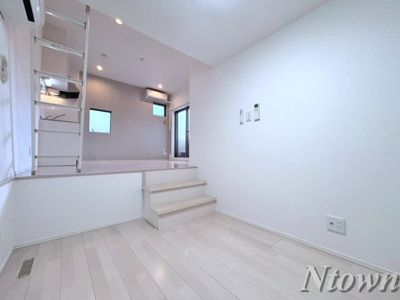 【洋室】 | AbiskoⅡ | 落ち着いた色調の洋室です