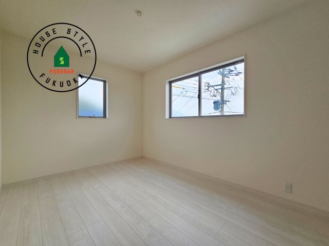 福岡市東区高美台2丁目第1-1棟（1号棟）の内観：施工例|採光良好な洋室は全居室、複層ガラスの遮熱効果と断熱効果で、一年中快適に過ごせます。