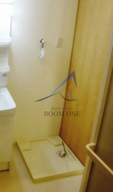 高見シャーメゾンの設備|洗濯機置き場です。