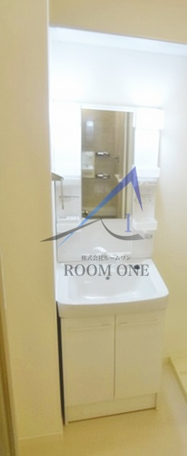 高見シャーメゾンの洗面所|独立洗面台です。