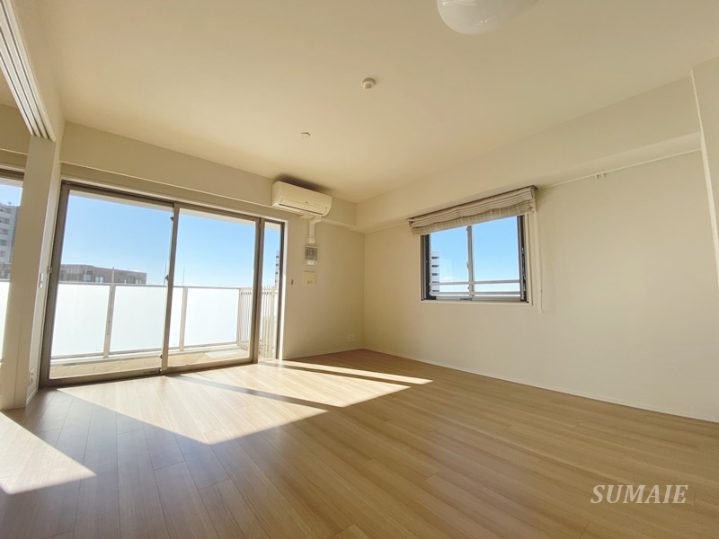 プラウド浦和常盤マークスの居間・リビング|明るいリビング☆