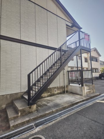 コスモコート東のエントランス|毎日通るエントランスはこのようになっています