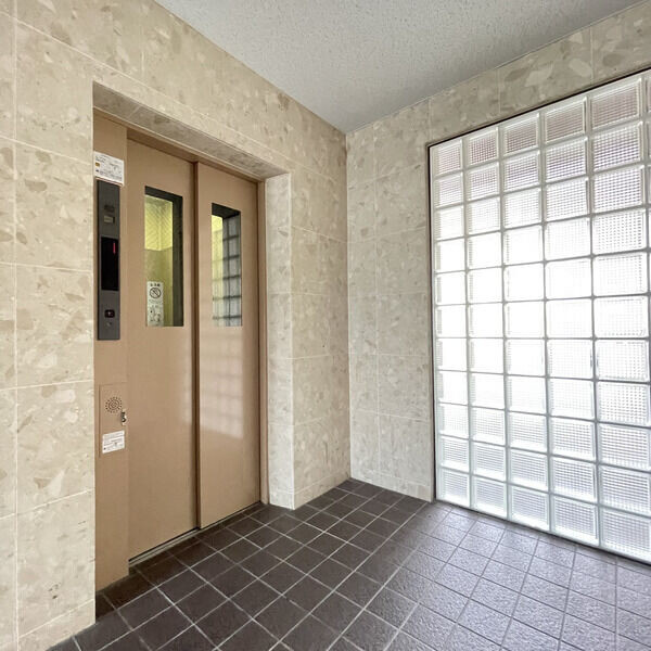 Ｓｕｎ　Ｂｅａｕｔｉｆｕｌ岡崎のエントランス