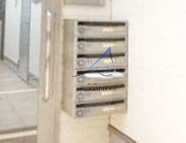 ピュア氷川台二番館のその他共用部分|集合ポストです。