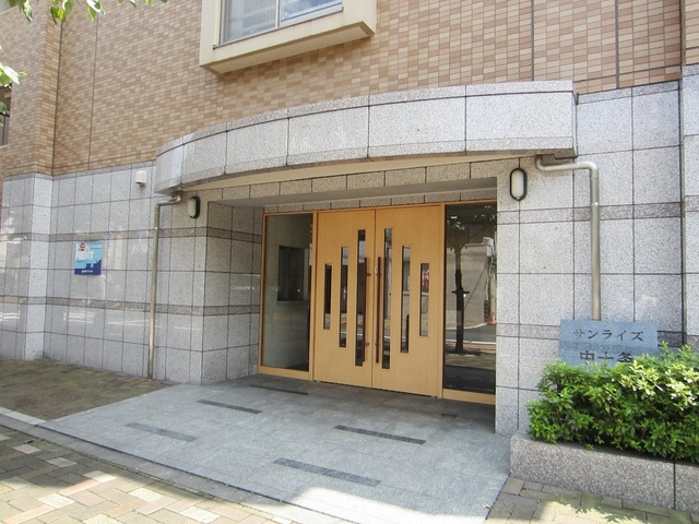 サンライズ中十条のエントランス|エントランスもオシャレですよ。