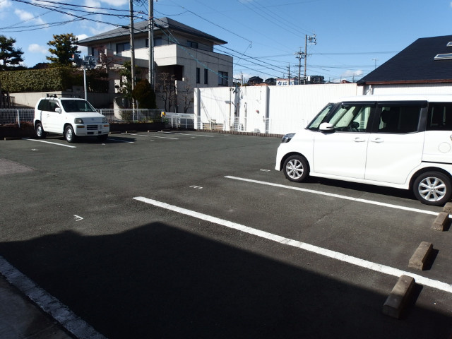 ＡＳＴＲＩＥＡの駐車場