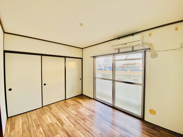 第二マンションろくべいの洋室