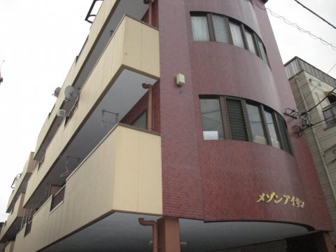 メゾンアイサン助信の外観