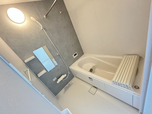 【浴室】 | 福岡市城南区東油山5丁目1期　3号棟（全3棟）【仲介手数料無料・0円】 | 施工例。浴室です。施工例は完成時と異なる場合があります。