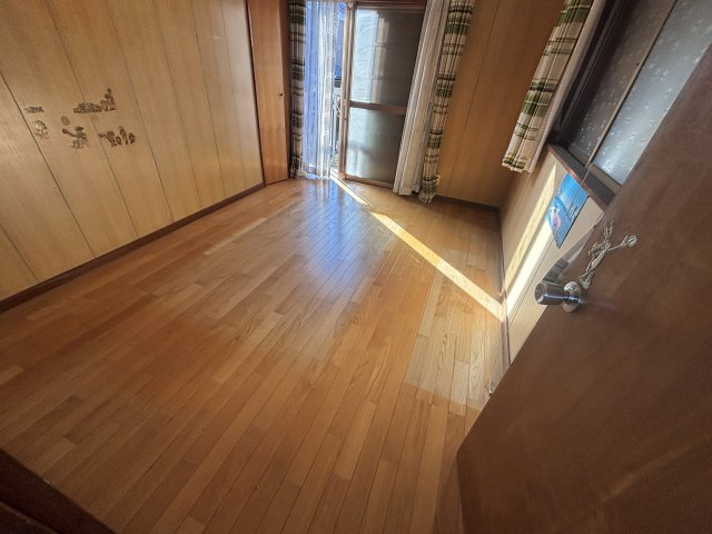 使い勝手のいい洋室です