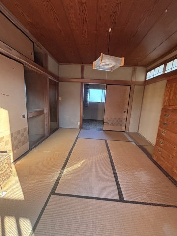 フローリングだけでなく、和室もあります