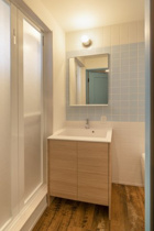 独立洗面台あり、毎朝おしゃれに忙しい女性の方におすすめです