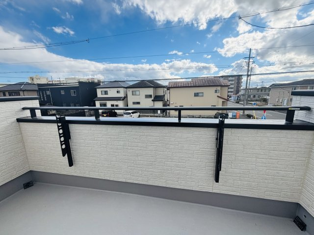 GRAFARE高浜市沢渡町｜名古屋市の戸建ならホームアップの設備|【売主施工例】安心・安全の手すり付き階段