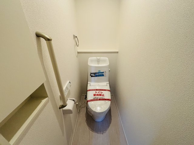 GRAFARE高浜市沢渡町｜名古屋市の戸建ならホームアップのトイレ|【売主施工例】2か所にトイレを完備。混み合う朝や来客時も安心の設計！