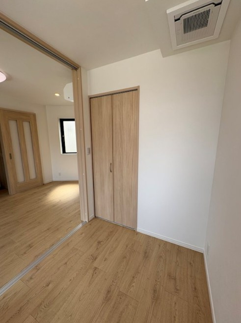 スワンクロスビルの居間・リビング