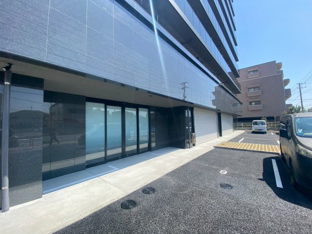LUXENA+PAWS南行徳の駐車場