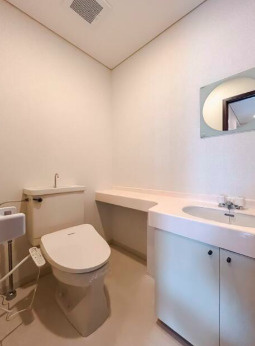 【トイレ】 | タウンハウス山本 | 清潔感のあるトイレです