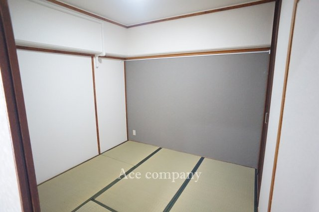 【寝室】 | 平野コーポ | 【和室4.5帖】畳表替え済みです☆