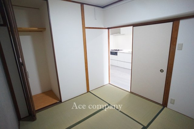 【寝室】 | 平野コーポ | 【和室4.5帖】収納完備です♪