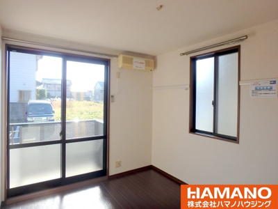 【居間・リビング】 | グランドゥールＡ | ゆったりとしたリビングです　反転