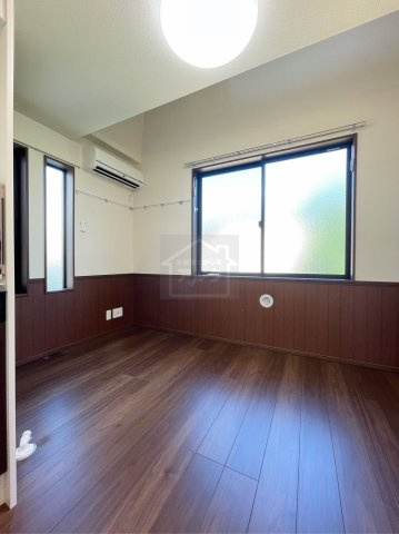 杉並区高円寺南５丁目のアパートの居間・リビング