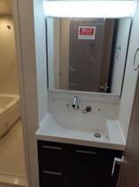 明るい洗面所です