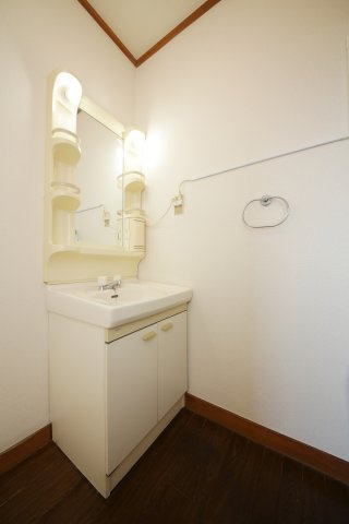 日の丸ビルの独立洗面台