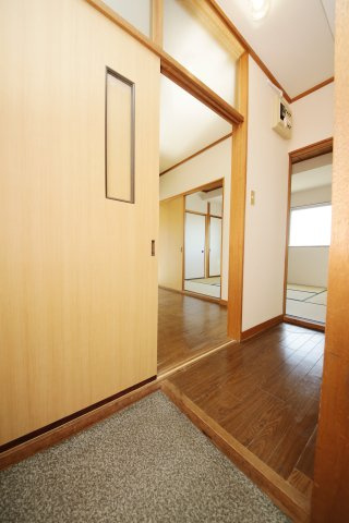 日の丸ビルの玄関