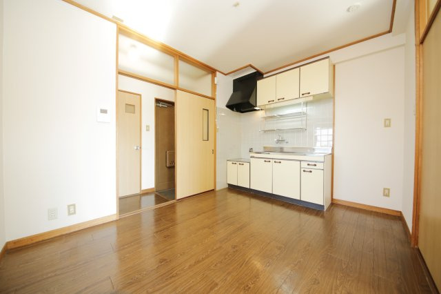 日の丸ビルの居間・リビング