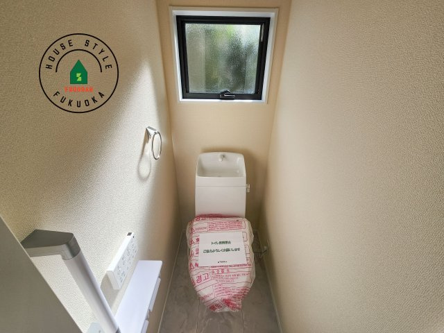 福岡市南区弥永5丁目第2-1棟（1号棟）の内観：施工例|温水洗浄便座を完備しております。2ヶ所にトイレがあるのは朝の慌ただしい時間も安心です。