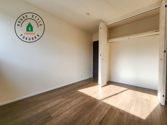 福岡市南区弥永5丁目第2-1棟（1号棟）の内観：施工例|採光良好な洋室は全居室、複層ガラスの遮熱効果と断熱効果で、一年中快適に過ごせます。