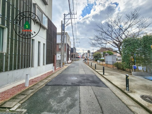 福岡市南区弥永5丁目第2-1棟（1号棟）の前面道路含む現地写真|前面道路です。