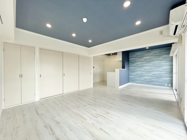 二軒茶屋エスコムビルの居間・リビング