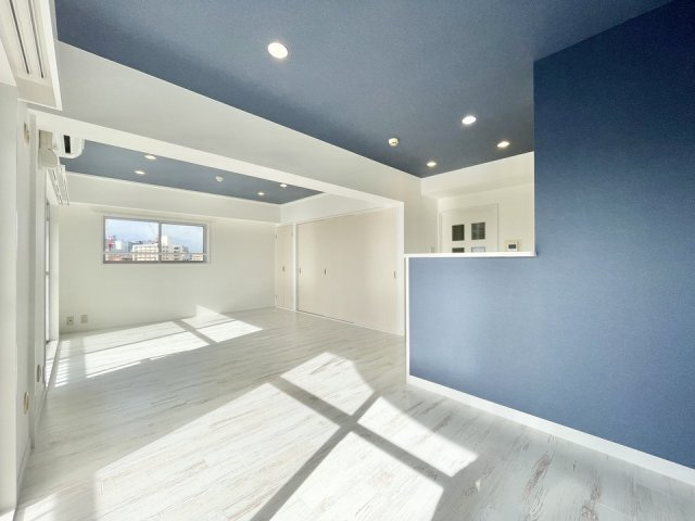 二軒茶屋エスコムビルの居間・リビング