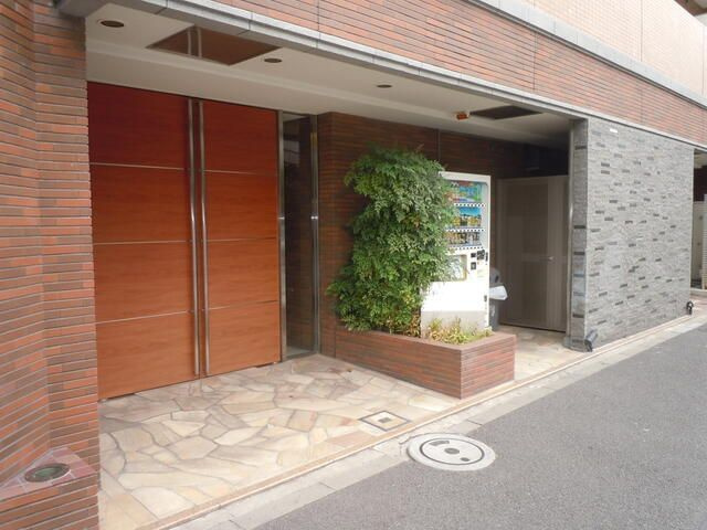 パークウェル早稲田弐番館のエントランス