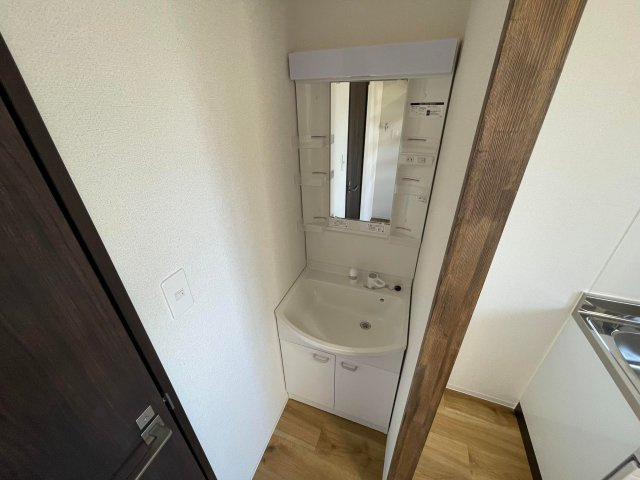 SEIKO GARDENの独立洗面台|同型タイプです