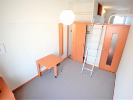 こちらの居間で趣味の時間をお楽しみください