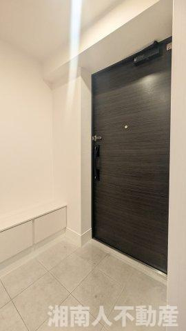 クリオ鵠沼海岸の玄関|明るい玄関です