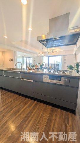 クリオ鵠沼海岸のキッチン|コンパクトなキッチンで掃除もラクラク