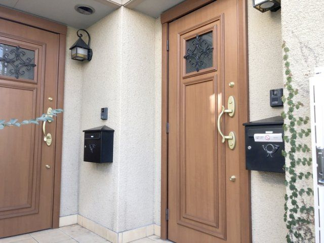 コージー国立の玄関