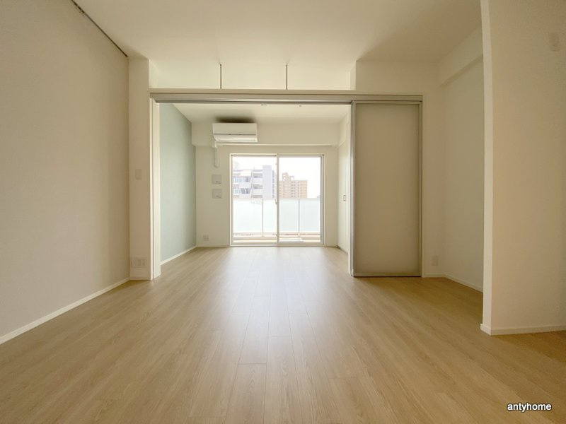 アーバンドルフ天満の居間・リビング