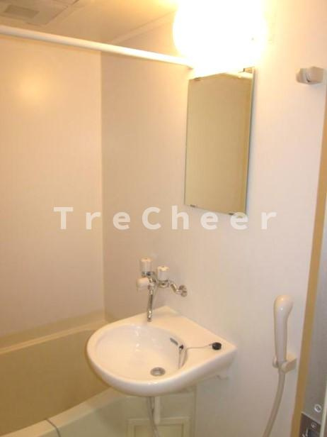 斗七ビルの洗面所