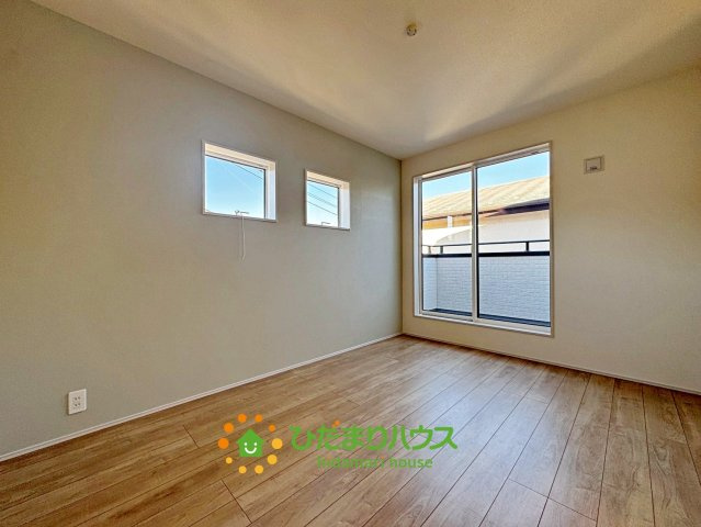 蓮田市西城１丁目　新築一戸建ての洋室