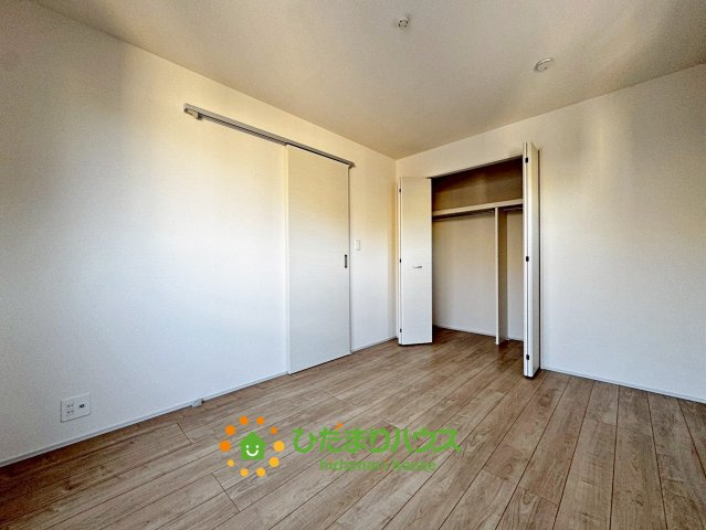 蓮田市西城１丁目　新築一戸建ての収納